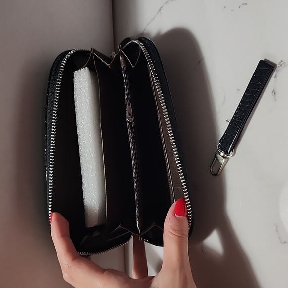 Wallet - Picture 2 of 2